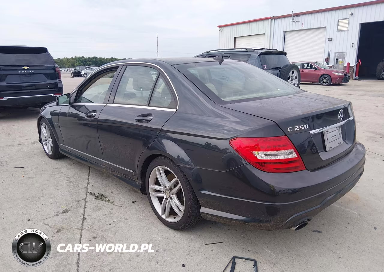 2012 Mercedes-Benz C 250 Sport VIN:WDDGF4HB9CA635796 - 3