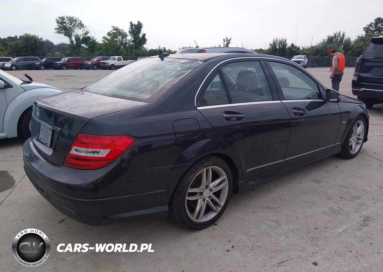 2012 Mercedes-Benz C 250 Sport VIN:WDDGF4HB9CA635796 - 4