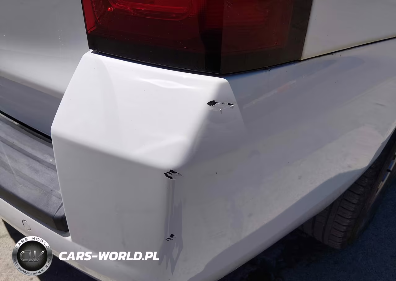 2018 Chevrolet Tahoe Ls VIN:1GNSKAEC8JR348693 - 13