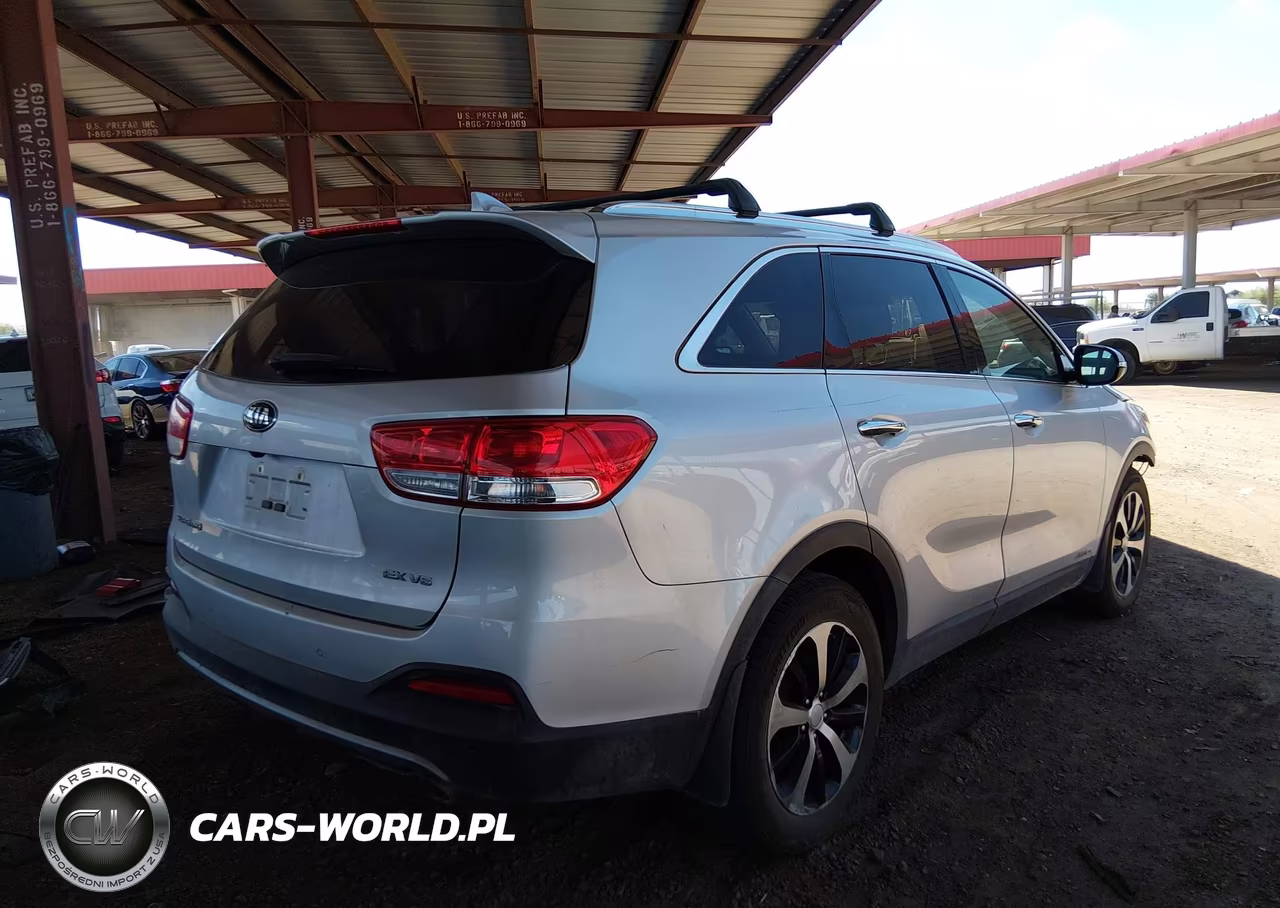2016 Kia Sorento 3.3L Ex VIN:5XYPHDA53GG179163 - 4