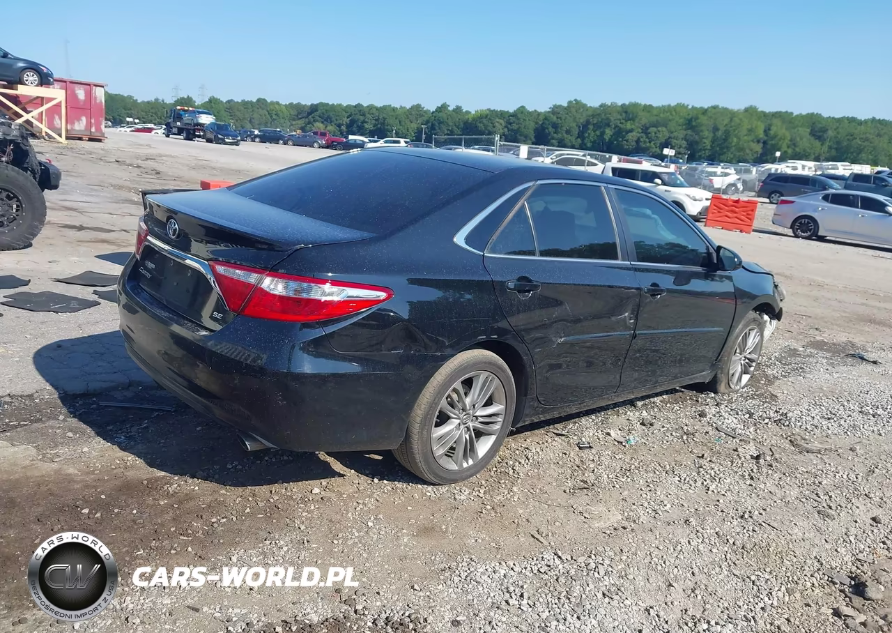 2017 Toyota Camry Se VIN:4T1BF1FK8HU645601 - 4