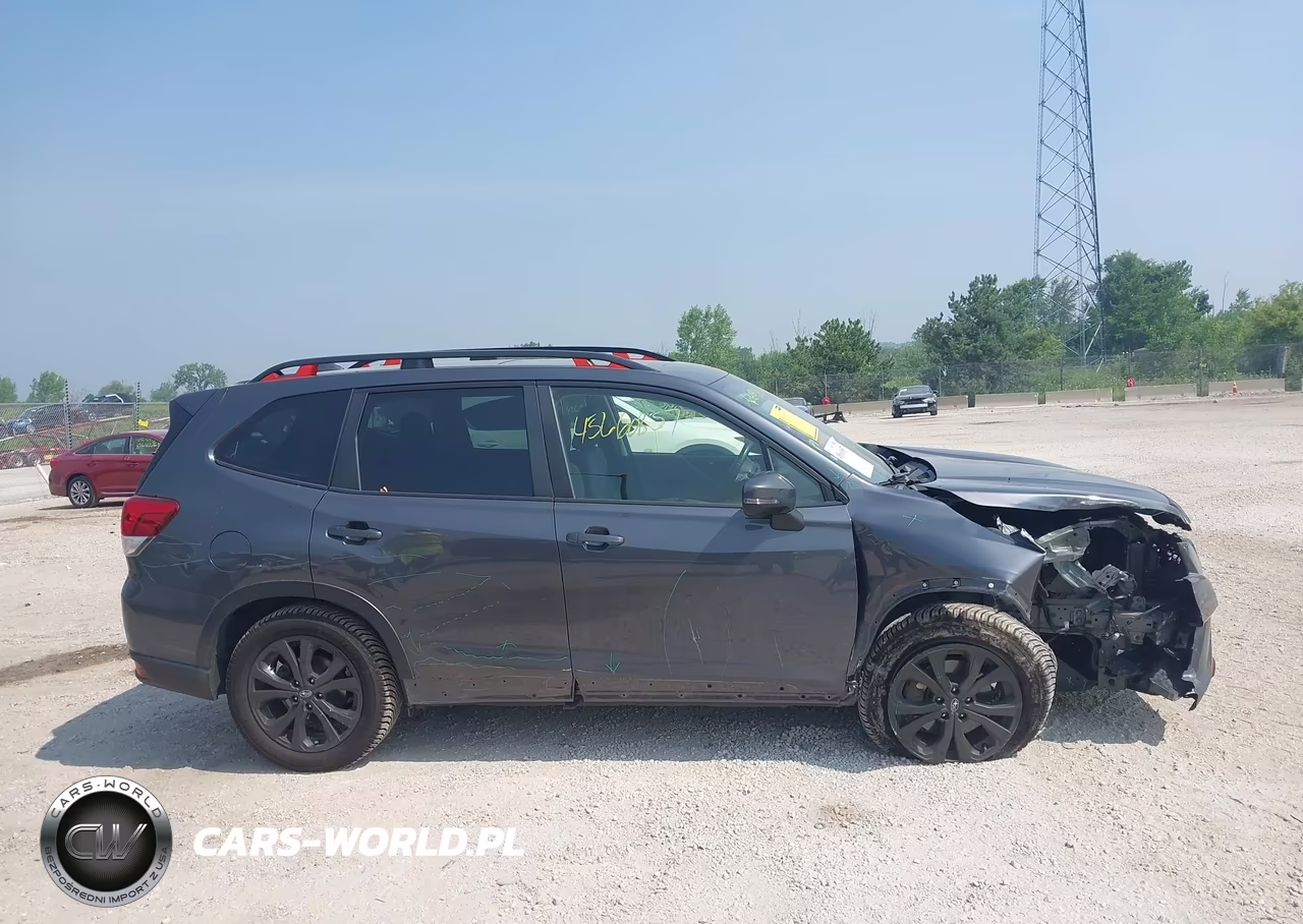 2022 Subaru Forester Sport VIN:JF2SKAJCXNH496002 - 14