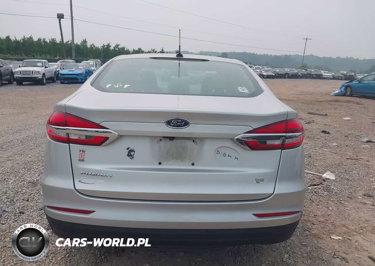 2019 Ford Fusion S VIN:3FA6P0G75KR245507 - 16