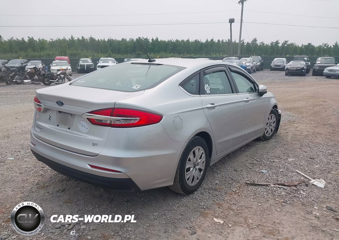 2019 Ford Fusion S VIN:3FA6P0G75KR245507 - 4