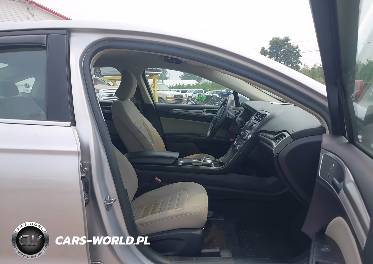 2019 Ford Fusion S VIN:3FA6P0G75KR245507 - 5