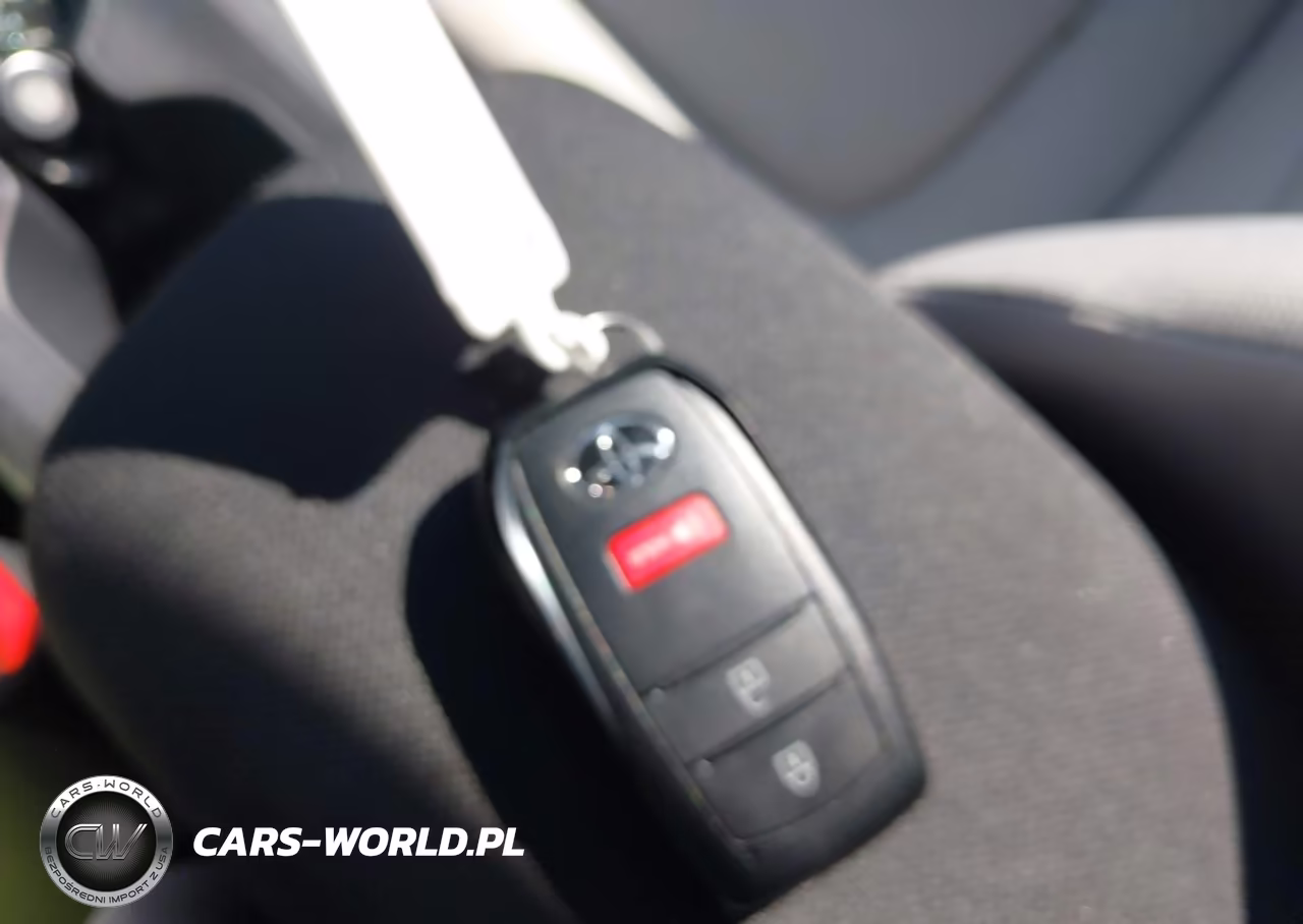 2026 Toyota Corolla Cross Le VIN:7MUBAABG5TV158444 - 11