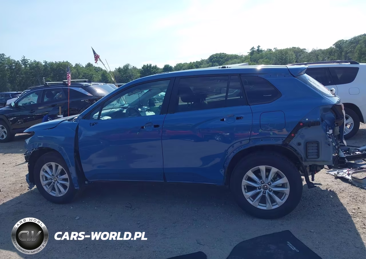 2026 Toyota Corolla Cross Le VIN:7MUBAABG5TV158444 - 15