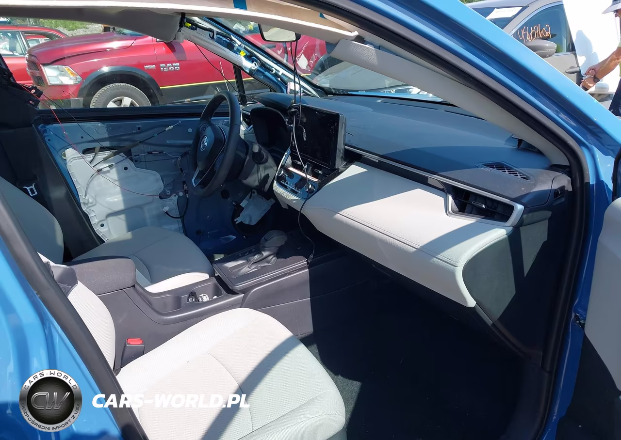 2026 Toyota Corolla Cross Le VIN:7MUBAABG5TV158444 - 5