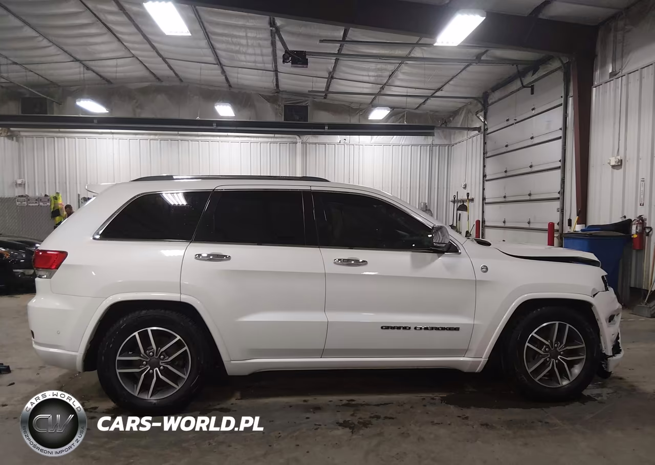 2020 Jeep Grand Cherokee Overland 4X4 VIN:1C4RJFCG2LC316048 - 14