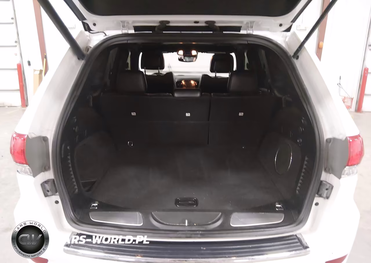 2020 Jeep Grand Cherokee Overland 4X4 VIN:1C4RJFCG2LC316048 - 18