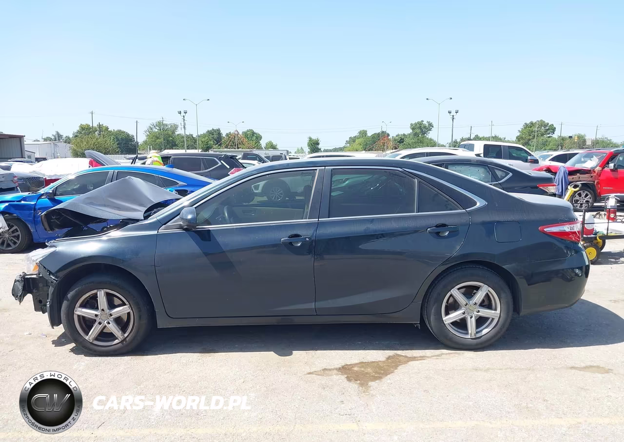 2015 Toyota Camry Le VIN:4T4BF1FKXFR459819 - 15