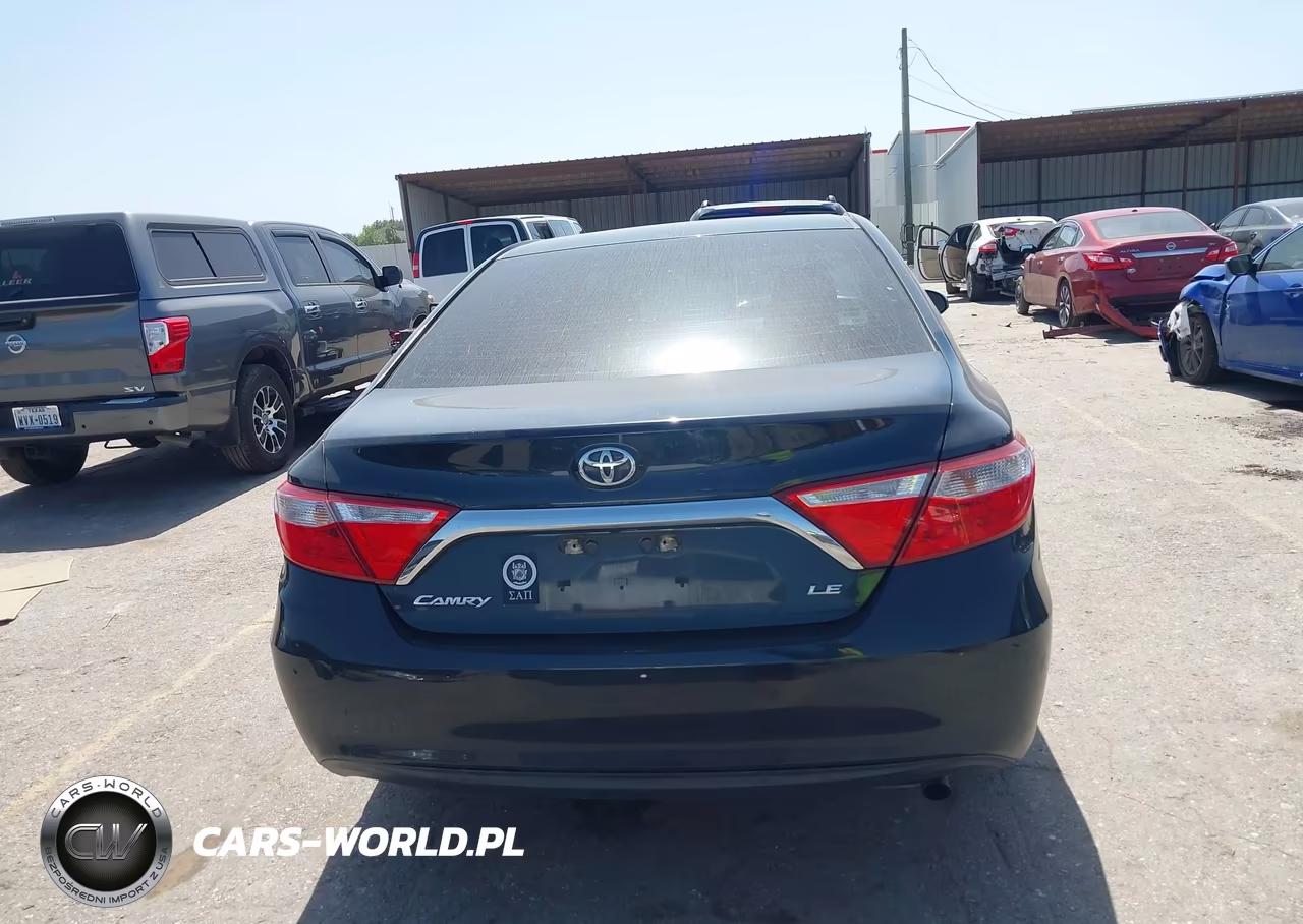 2015 Toyota Camry Le VIN:4T4BF1FKXFR459819 - 17