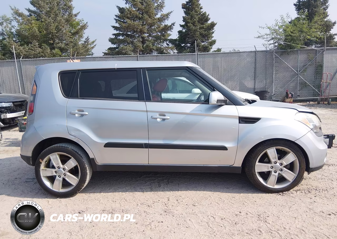2011 Kia Soul Sport VIN:KNDJT2A22B7705979 - 13