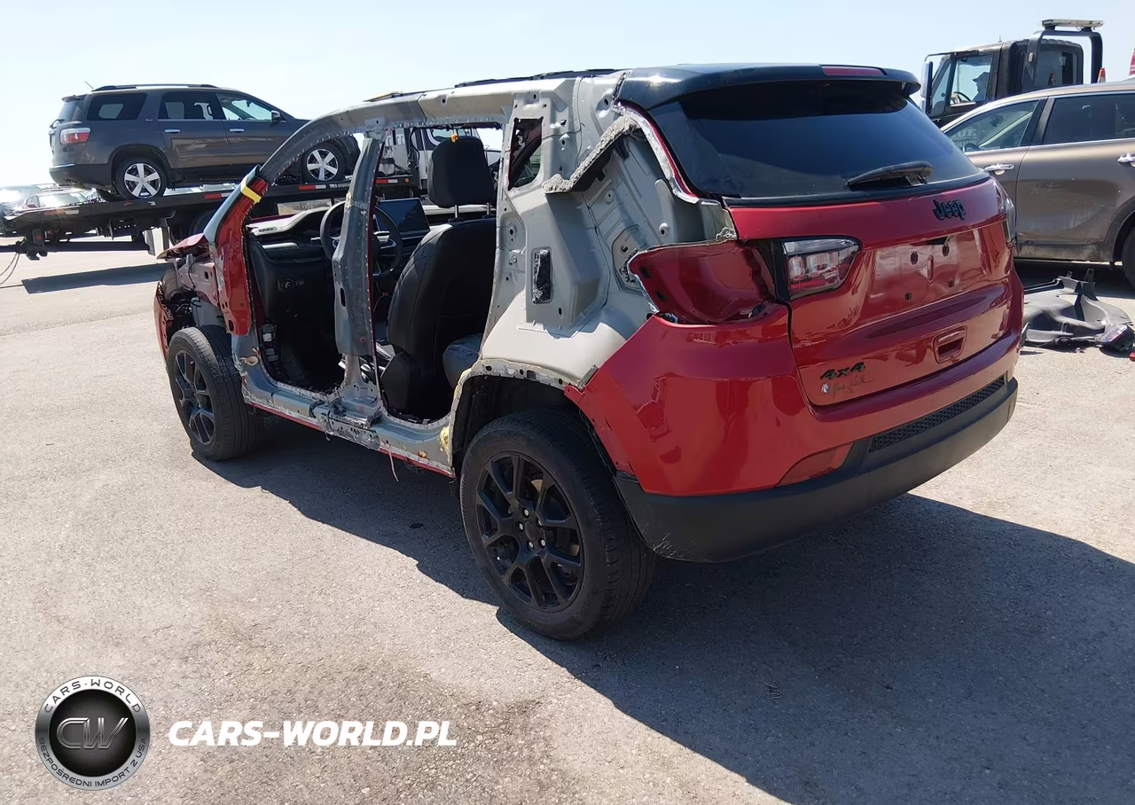 2024 Jeep Compass Latitude 4X4 VIN:3C4NJDBN8RT576163 - 3