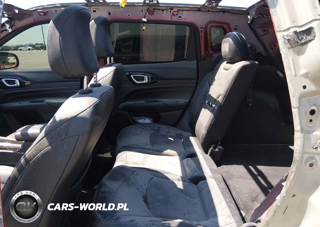 2024 Jeep Compass Latitude 4X4 VIN:3C4NJDBN8RT576163 - 8