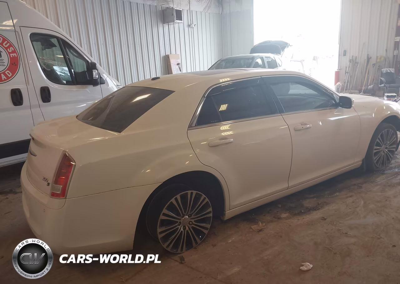 2013 Chrysler 300 300S VIN:2C3CCAGG6DH529343 - 4