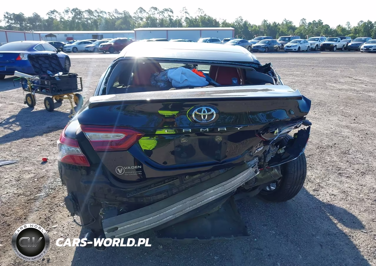 2018 Toyota Camry Xse VIN:4T1B61HK1JU050463 - 16