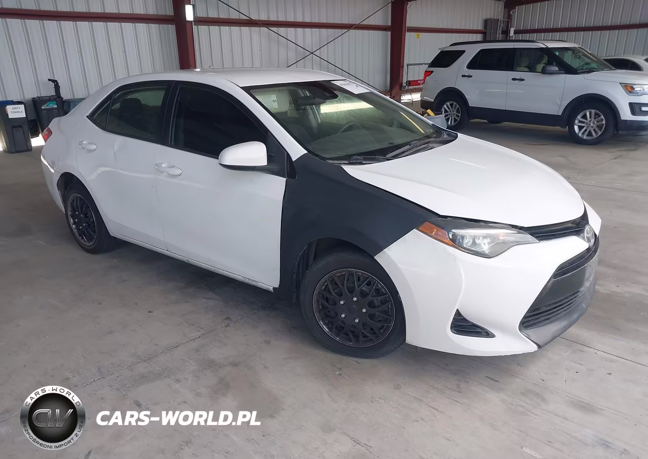 2018 Toyota Corolla Le VIN:2T1BURHE7JC986751 - 1