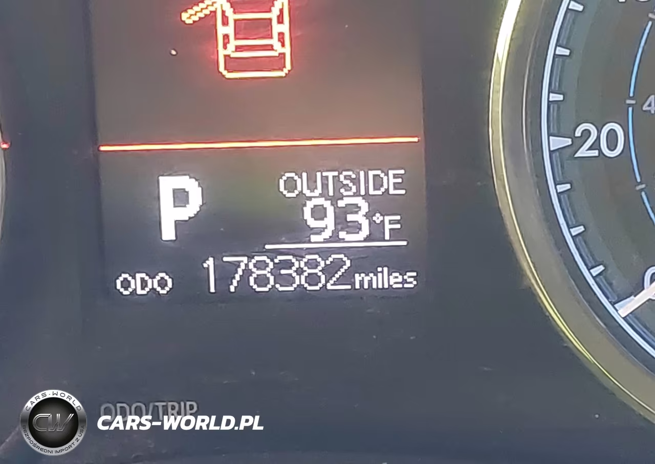 2018 Toyota Corolla Le VIN:2T1BURHE7JC986751 - 15