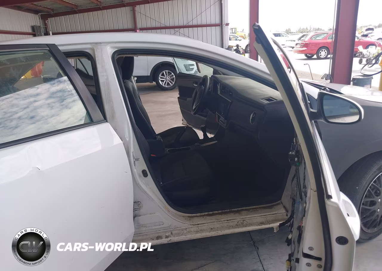 2018 Toyota Corolla Le VIN:2T1BURHE7JC986751 - 8