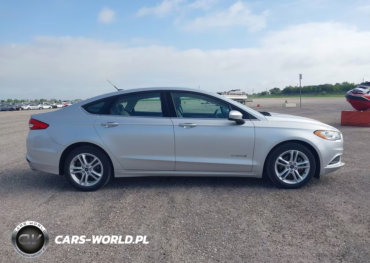 2018 Ford Fusion Hybrid S VIN:3FA6P0UU5JR282078 - 13