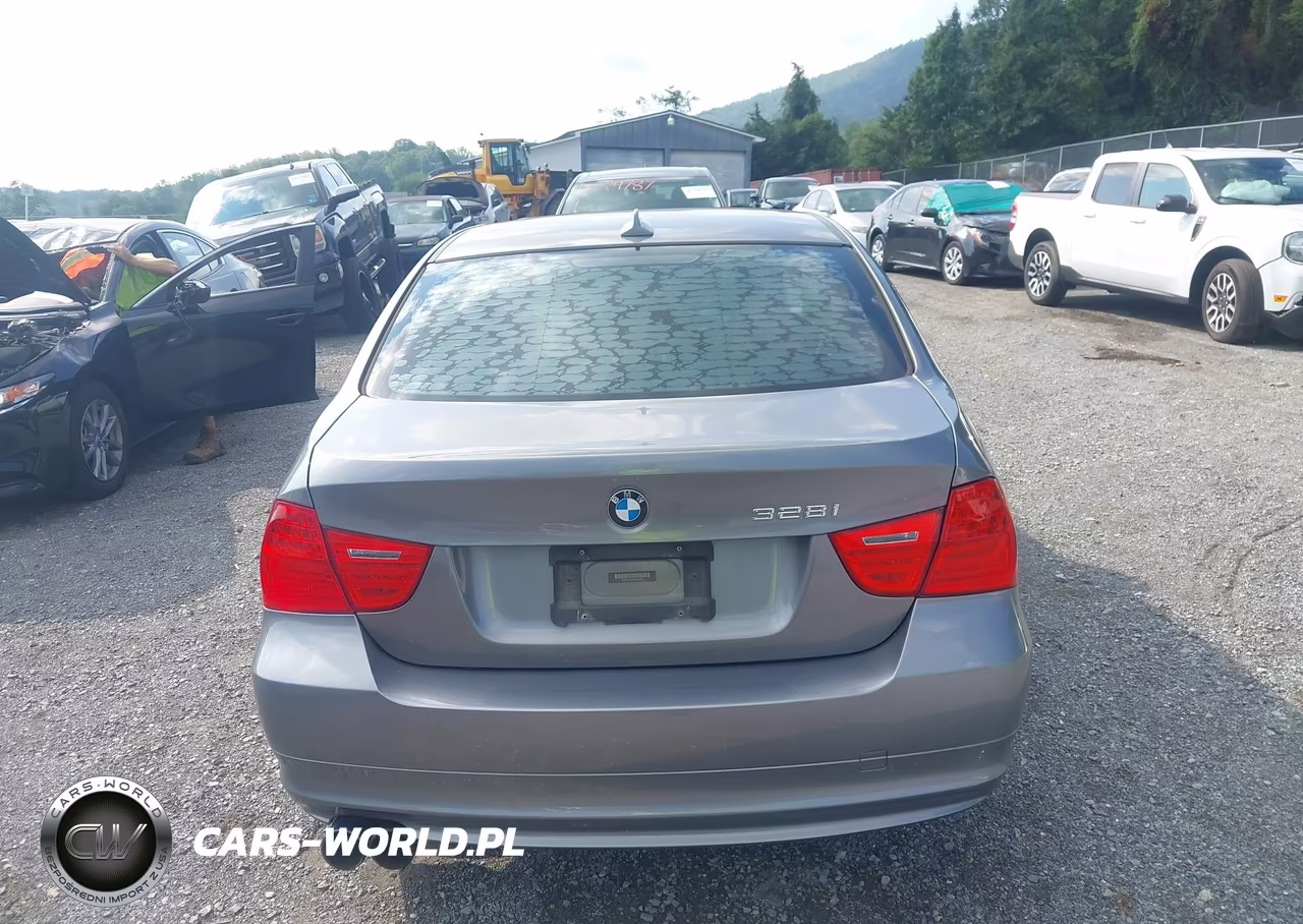 2011 BMW 328I xDrive VIN:WBAPK7C56BF087697 - 16