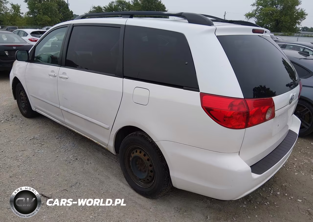 2010 Toyota Sienna Le VIN:5TDKK4CC4AS321344 - 3