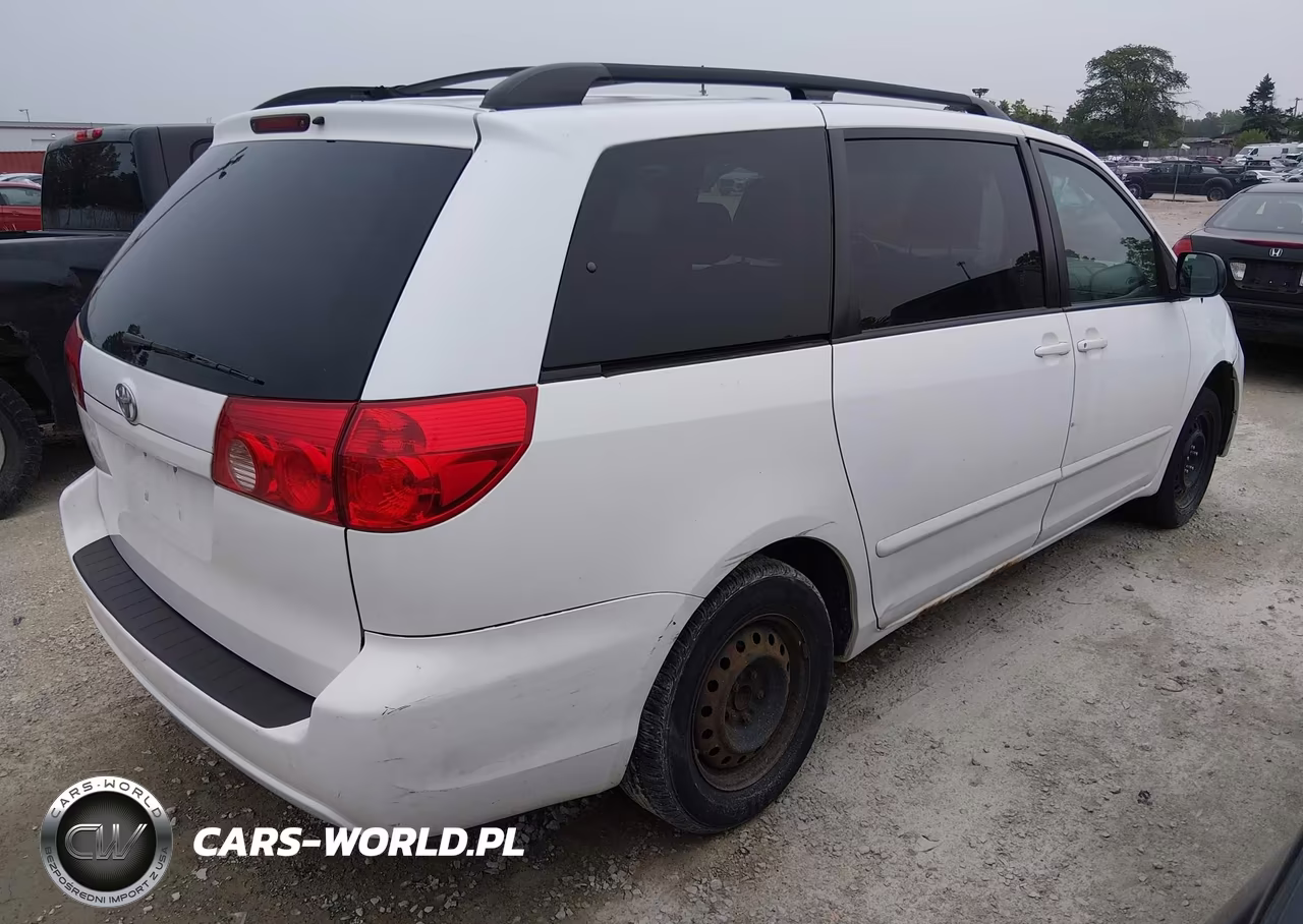 2010 Toyota Sienna Le VIN:5TDKK4CC4AS321344 - 4