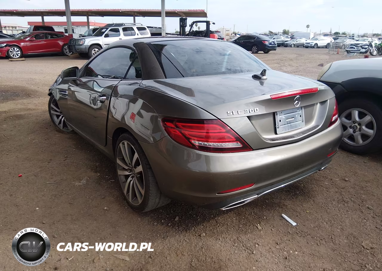 2018 Mercedes-Benz Slc 300 VIN:WDDPK3JA8JF150704 - 3