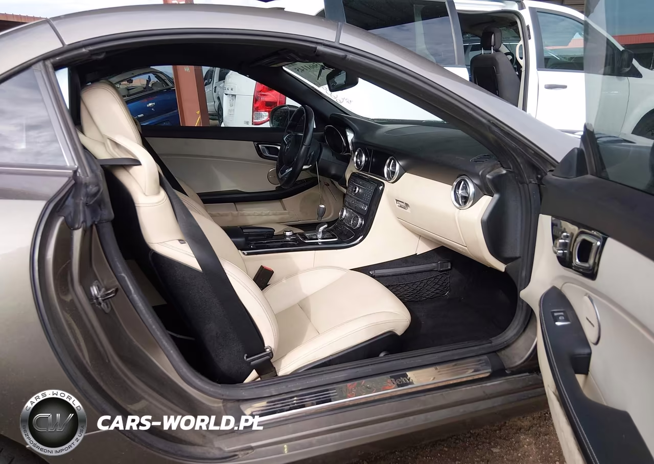 2018 Mercedes-Benz Slc 300 VIN:WDDPK3JA8JF150704 - 5