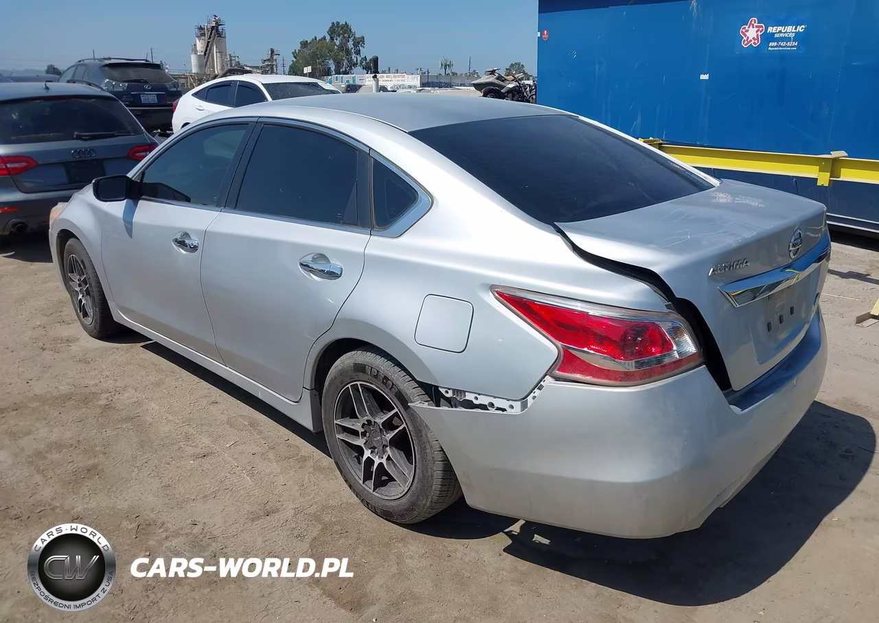 2013 Nissan Altima 2.5 S VIN:1N4AL3AP4DN550647 - 3