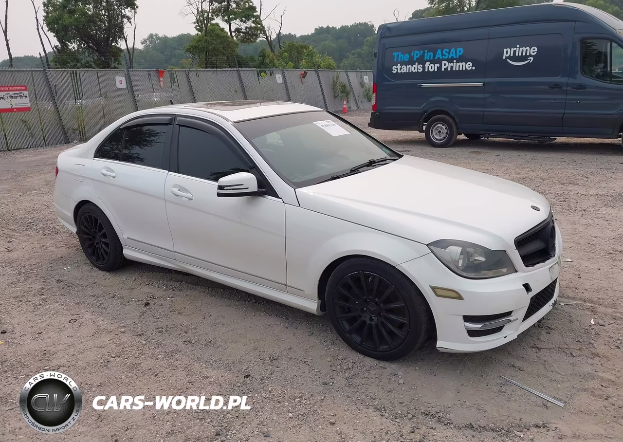 2013 Mercedes-Benz C 300 Sport 4Matic VIN:WDDGF8AB9DA819963 - 1