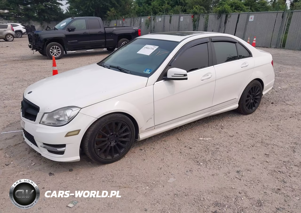 2013 Mercedes-Benz C 300 Sport 4Matic VIN:WDDGF8AB9DA819963 - 2