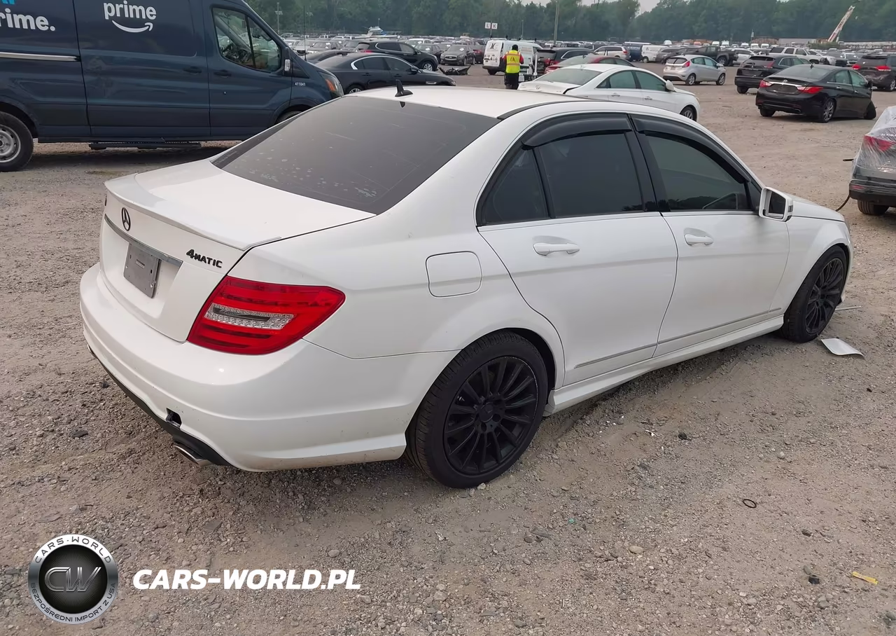 2013 Mercedes-Benz C 300 Sport 4Matic VIN:WDDGF8AB9DA819963 - 4