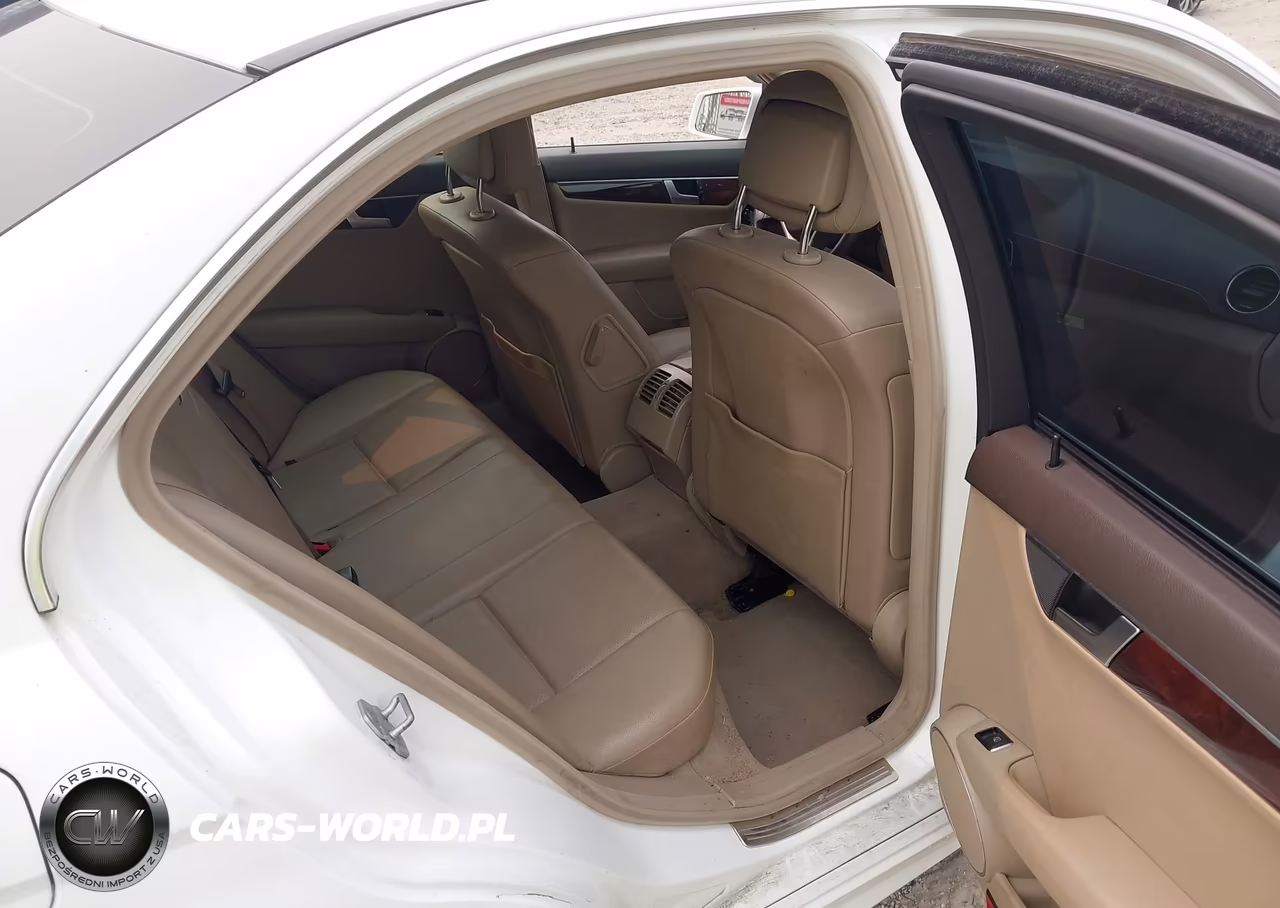 2013 Mercedes-Benz C 300 Sport 4Matic VIN:WDDGF8AB9DA819963 - 8