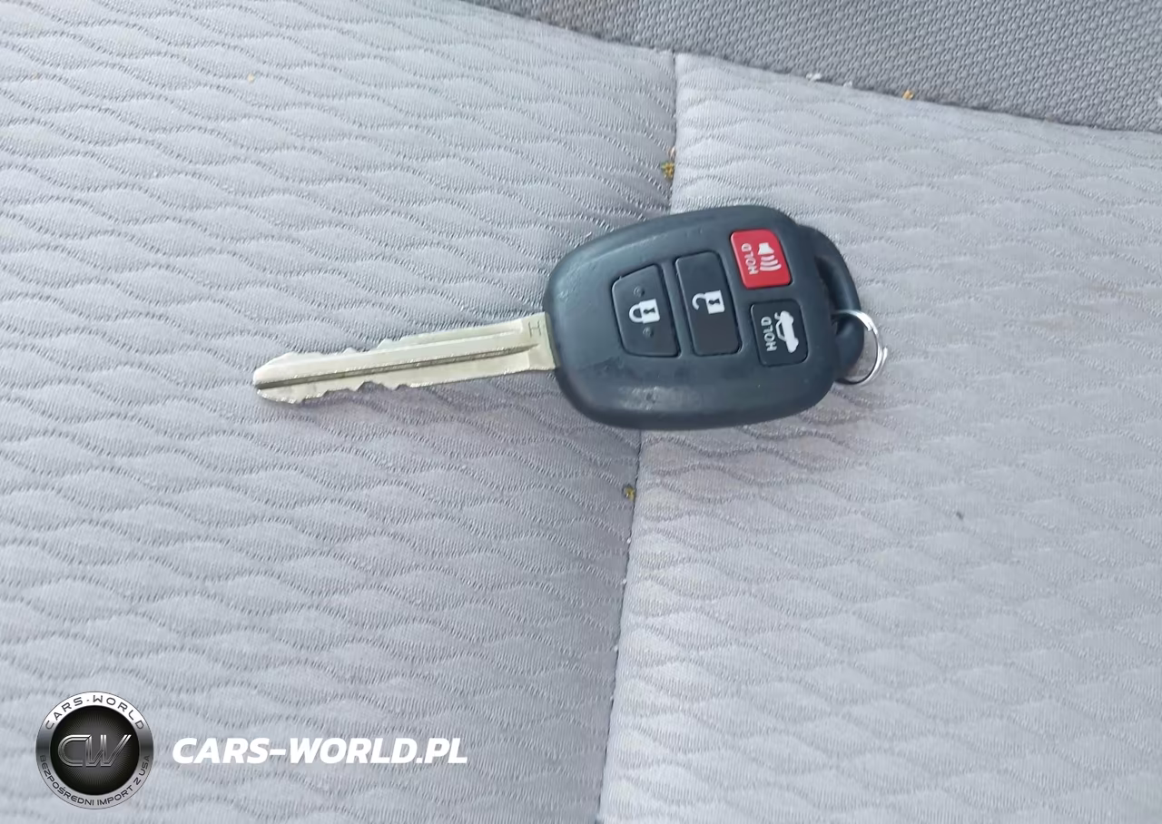 2015 Toyota Corolla Le VIN:2T1BURHEXFC357637 - 11