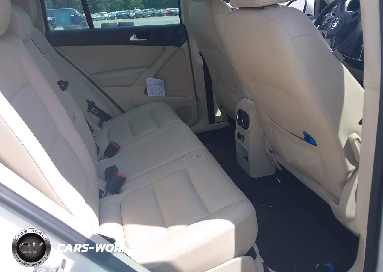 2012 Volkswagen Tiguan Le VIN:WVGAV7AX5CW588209 - 8