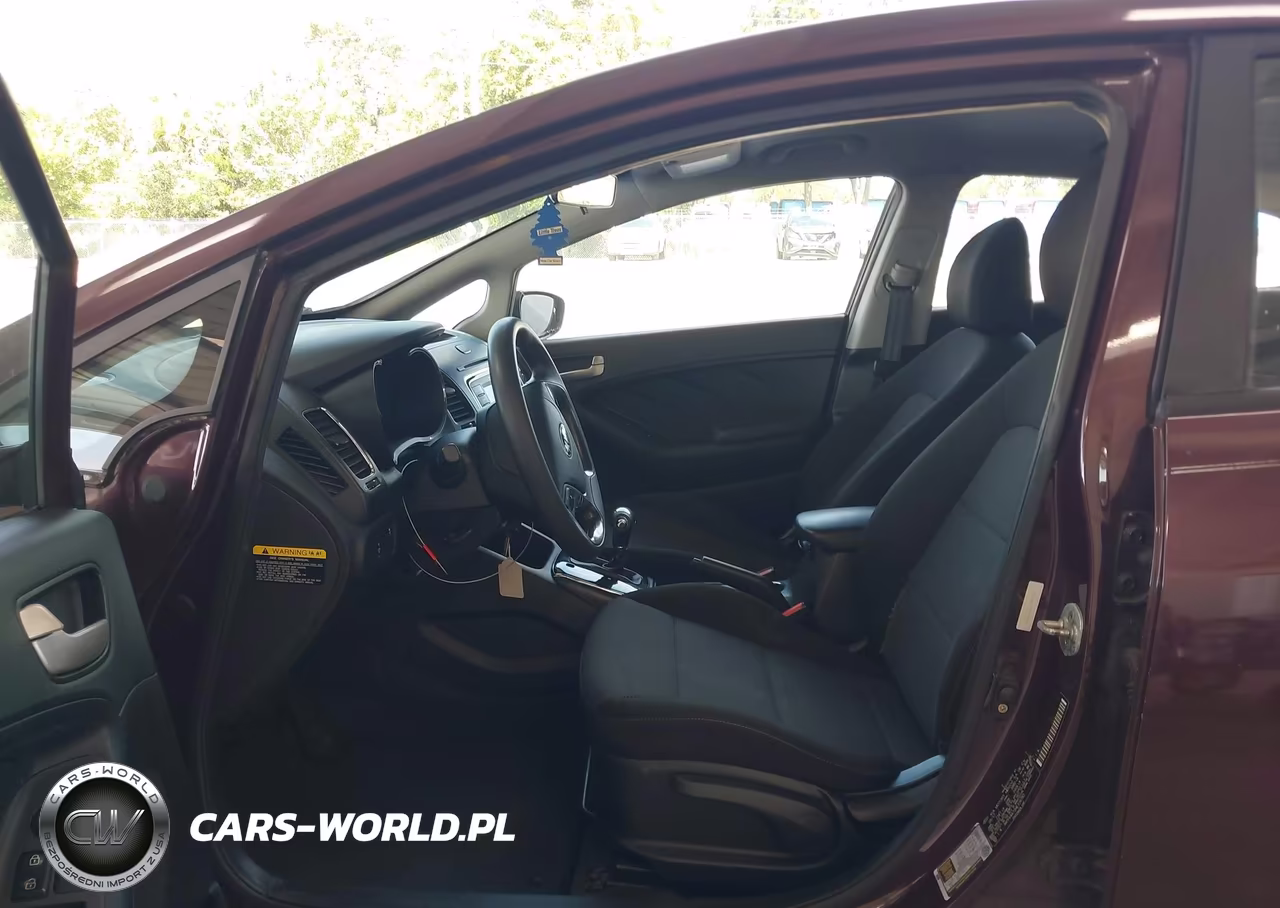 2017 Kia Forte Lx VIN:3KPFK4A73HE156785 - 5