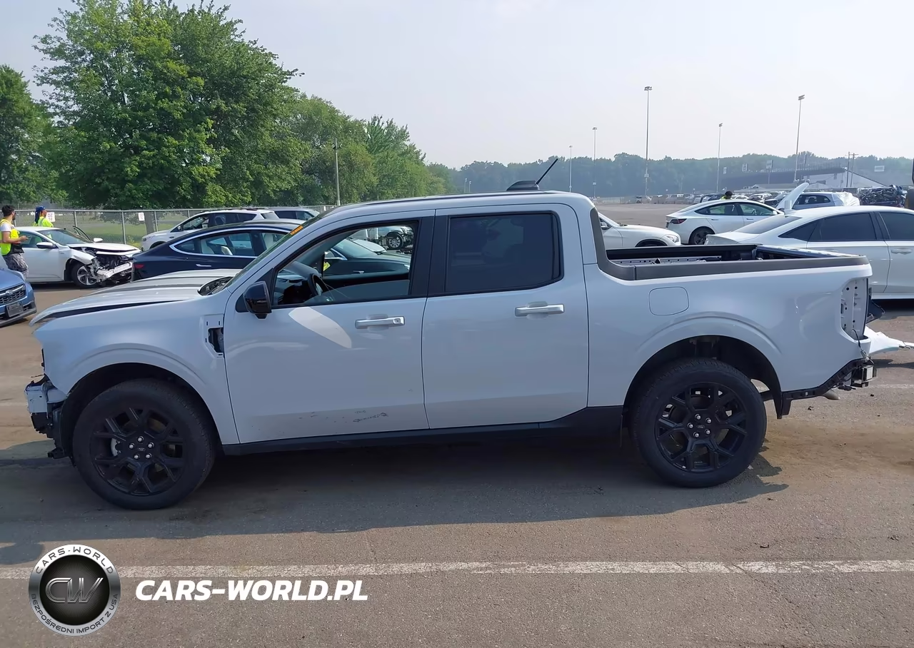 2025 Ford Maverick Lariat VIN:3FTTW8SA7SRB18260 - 14