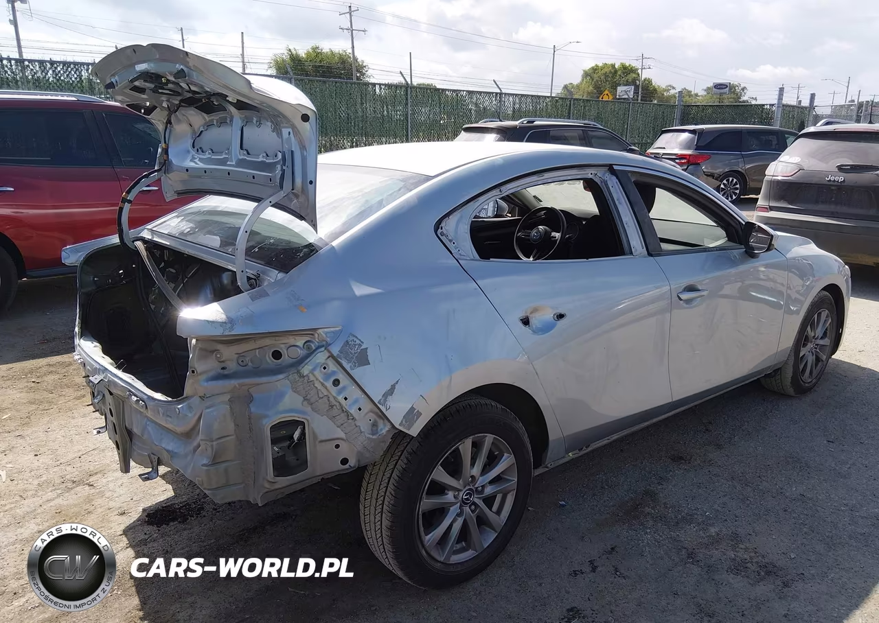 2019 Mazda Mazda3 VIN:3MZBPABL6KM114003 - 4