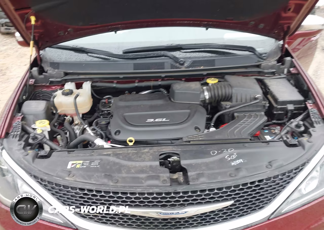 2017 Chrysler Pacifica Limited VIN:2C4RC1GG0HR633400 - 10