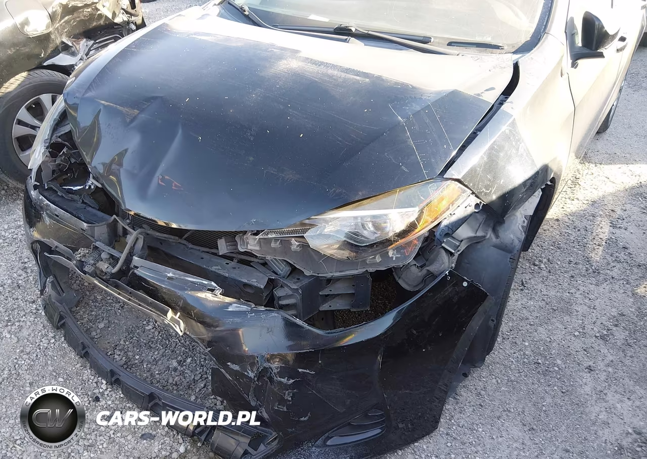 2017 Toyota Corolla Le VIN:5YFBURHE4HP631109 - 6