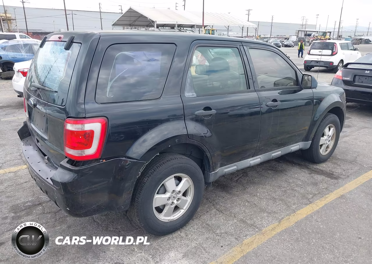 2012 Ford Escape Xls VIN:1FMCU0C73CKA58585 - 4
