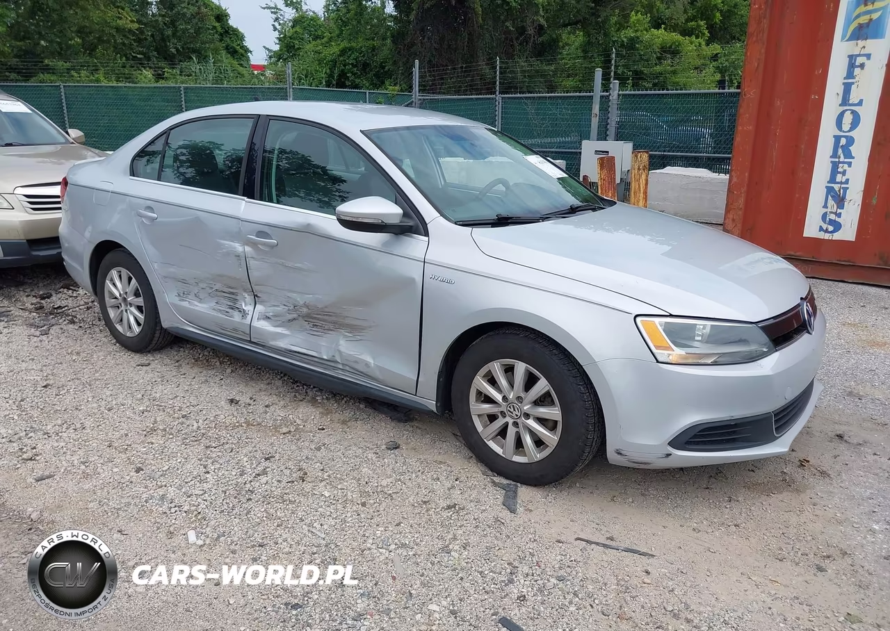 2013 Volkswagen Jetta Hybrid Se – zdjęcie 1 z 15