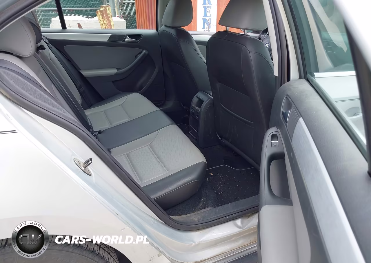 2013 Volkswagen Jetta Hybrid Se VIN:3VW637AJ3DM308815 - 8
