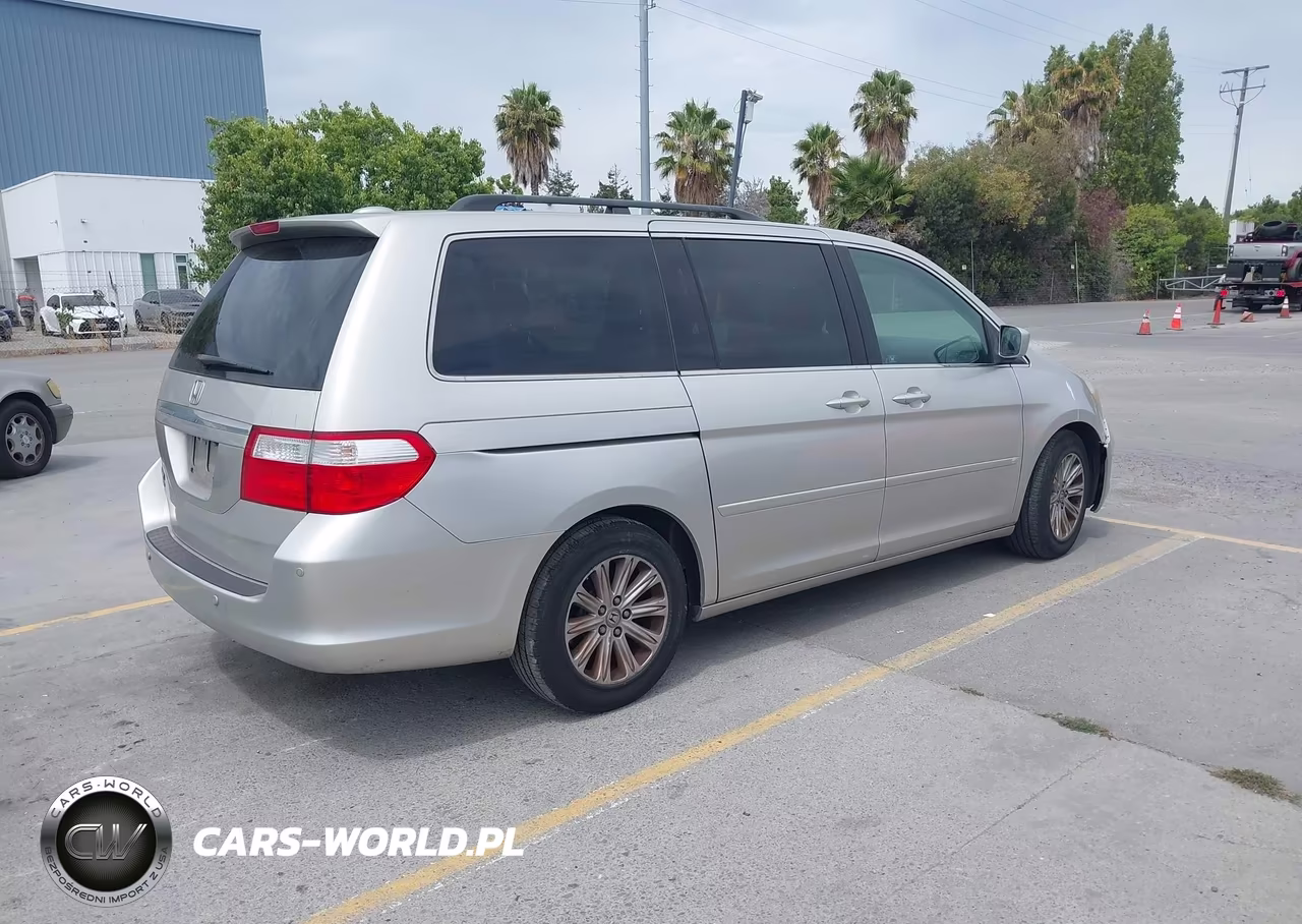 2007 Honda Odyssey Touring VIN:5FNRL388X7B047722 - 4