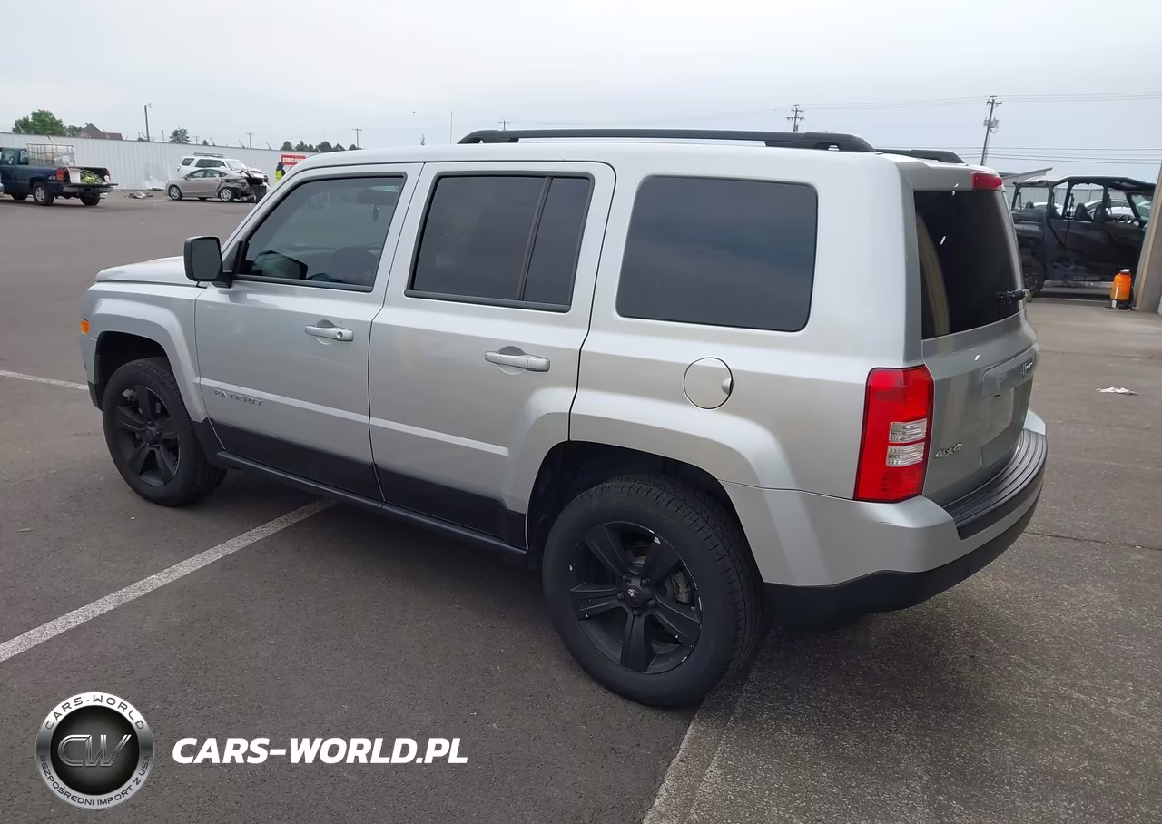 2013 Jeep Patriot Sport VIN:1C4NJRBB5DD228600 - 3