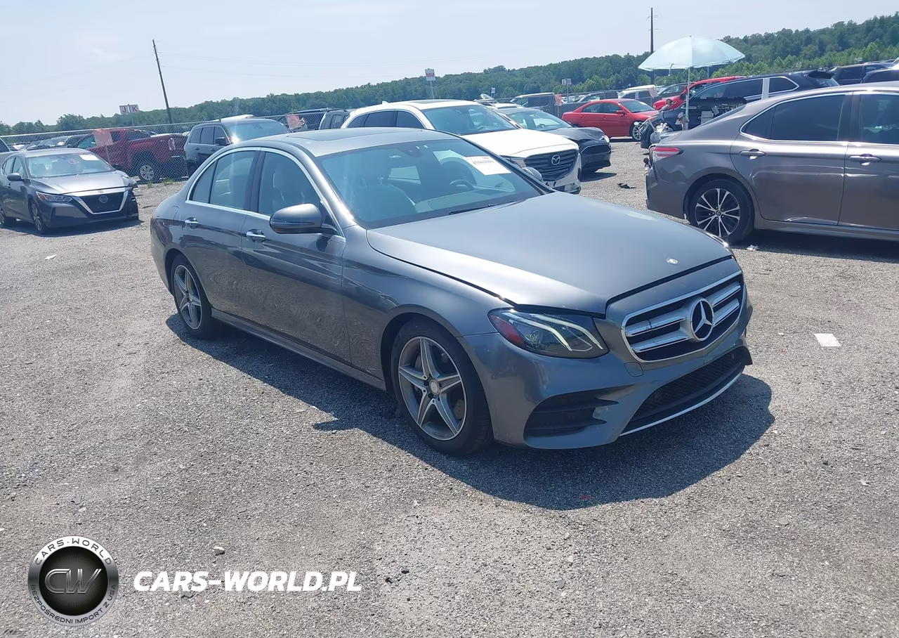 2017 Mercedes-Benz E 300 4Matic – zdjęcie 1 z 16