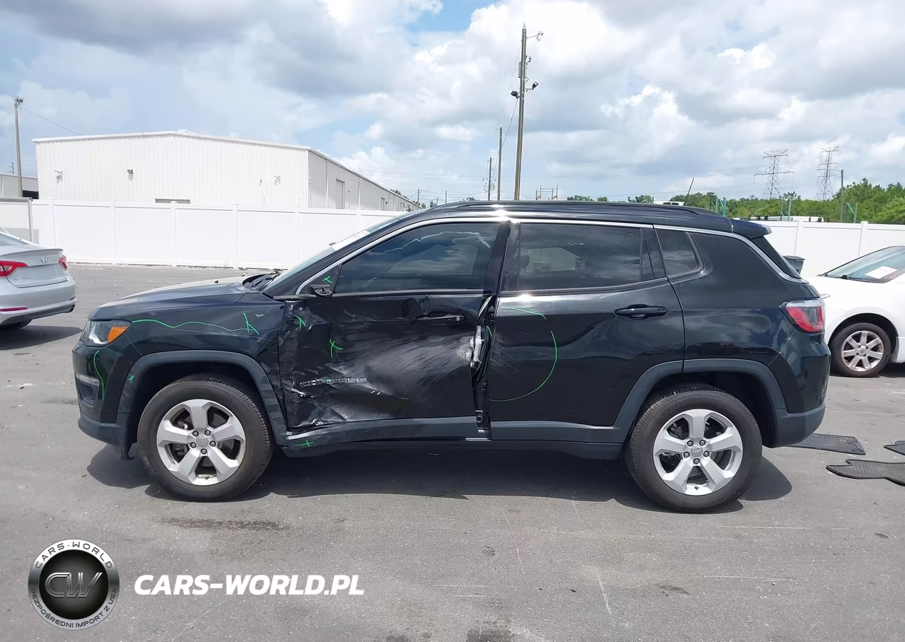 2018 Jeep Compass Latitude 4X4 VIN:3C4NJDBB6JT413912 - 14