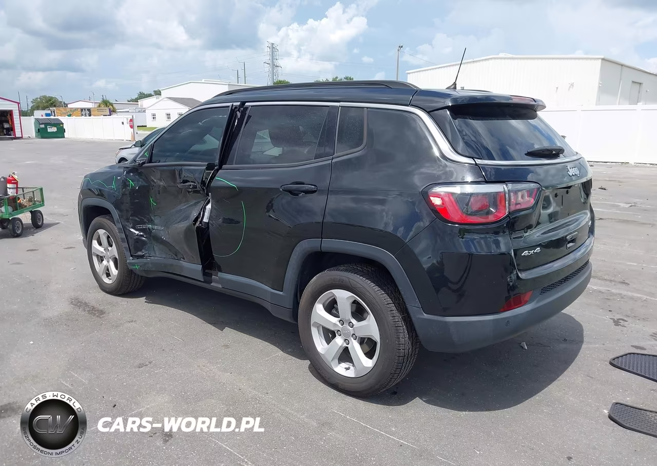 2018 Jeep Compass Latitude 4X4 VIN:3C4NJDBB6JT413912 - 3